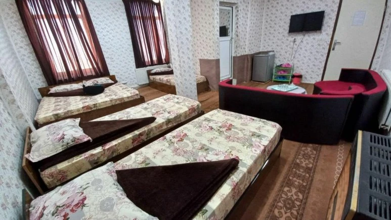 Khataei Guest House Ardebil 9