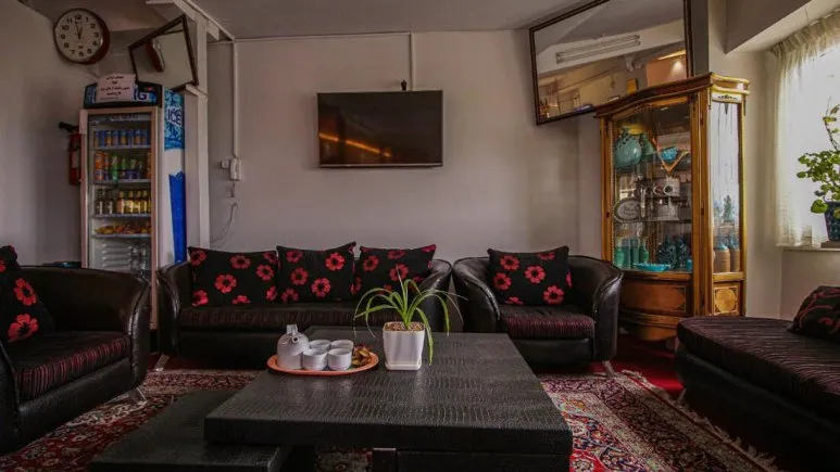 Ordibehesht Guest House Hamedan 4