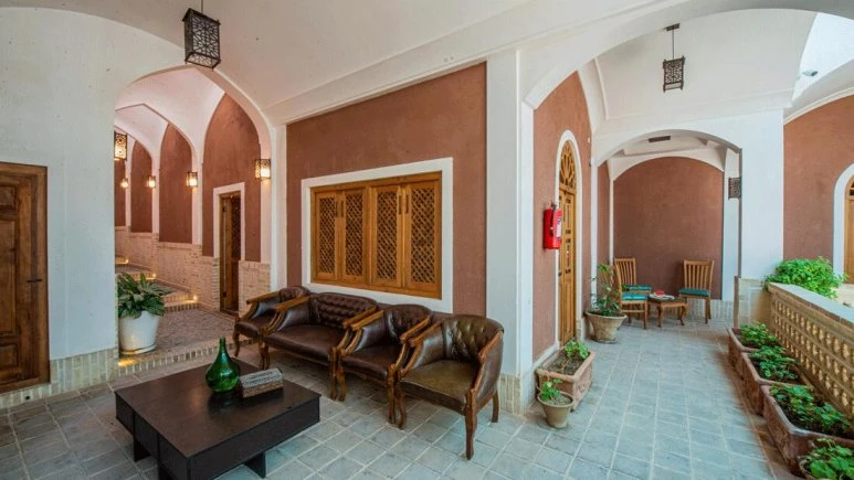 Baba Afzal Traditional Residence Kashan 7