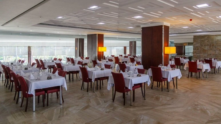 International Hotel Kish 4