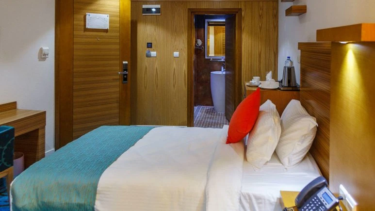 International Hotel Kish 7