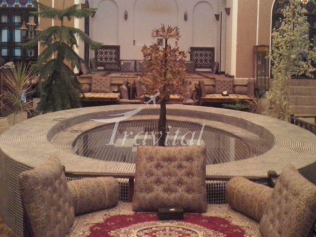 Roz (Rose) Traditional Hotel Yazd 2