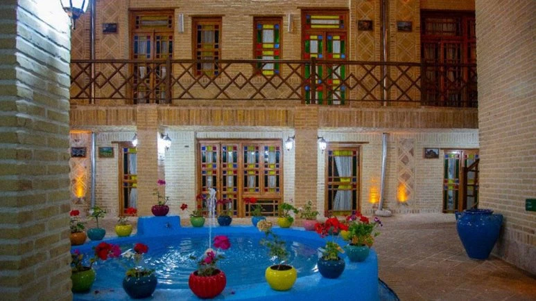 Dadamaan Hotel Zanjan 13